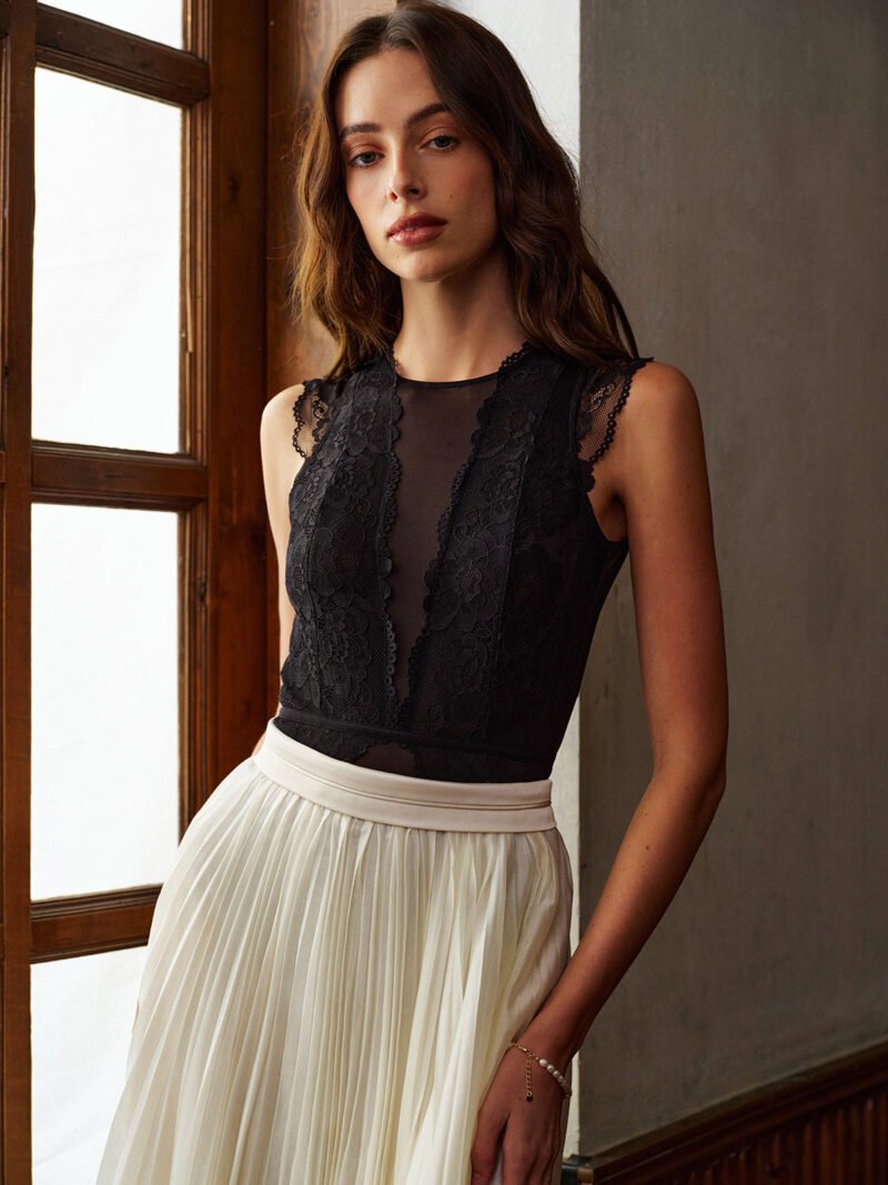 Backless Lace Bodysuit - Image 4