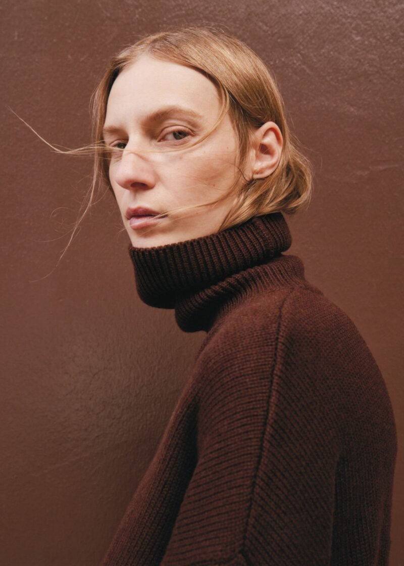 Turtleneck - Brown - Image 2